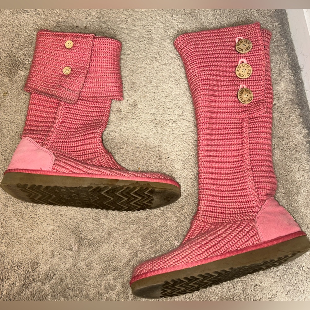 Women knit pink UGG boots